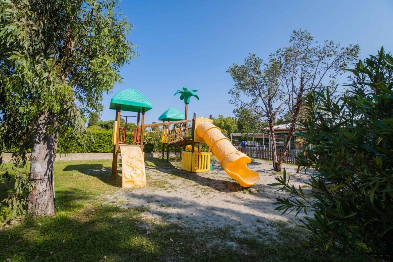 Camping Le Palme Marina Di Bibbona Ngoại thất bức ảnh